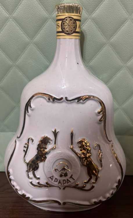 Армянский "Армения 10 лет" 80-е. начало 90-х. Редкий. 