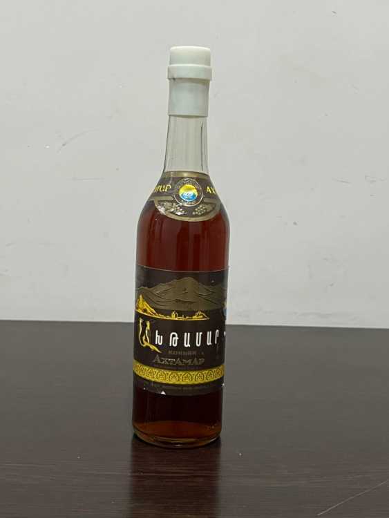 Армянский "Ахтамар 10 лет" 80-е года. 0,5 л.  СССР. Московский з-д. 