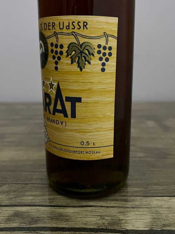 Армянский "Арарат 4 года" 1987 года. Экспорт в ГДР.